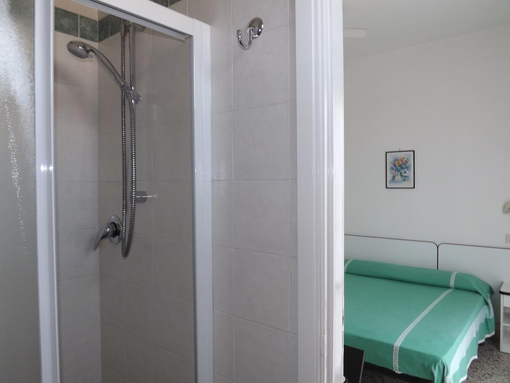 Hotel Villa Domiziana Ріміні Екстер'єр фото