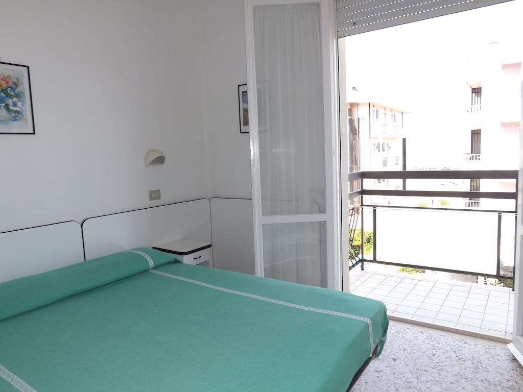 Hotel Villa Domiziana Ріміні Номер фото