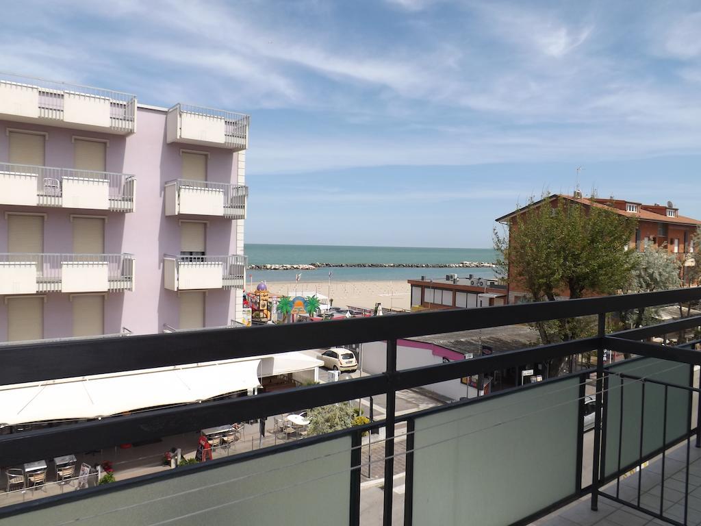 Hotel Villa Domiziana Ріміні Екстер'єр фото