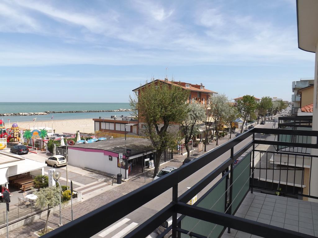 Hotel Villa Domiziana Ріміні Номер фото