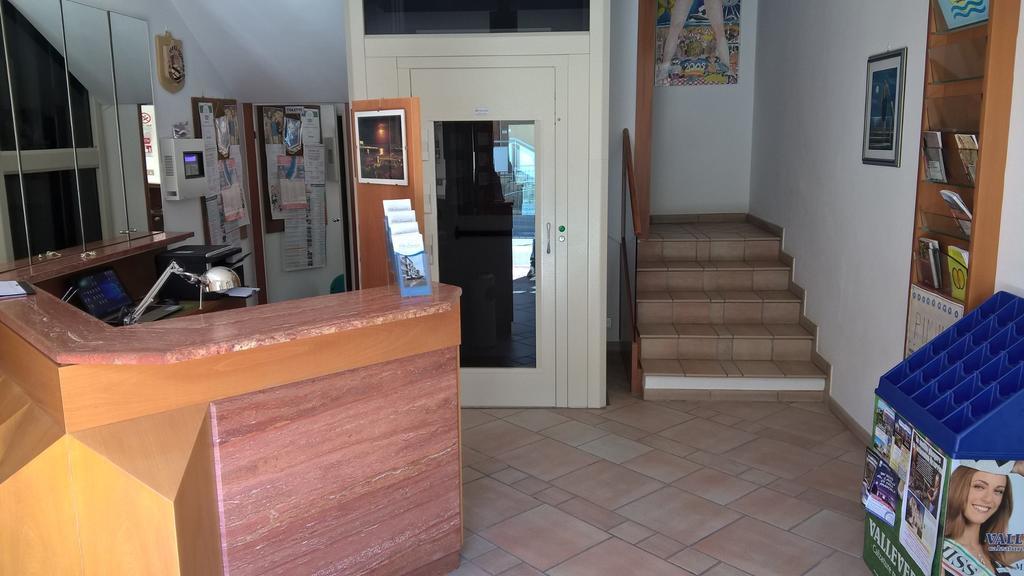 Hotel Villa Domiziana Ріміні Екстер'єр фото
