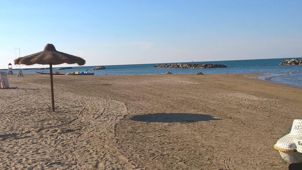 Hotel Villa Domiziana Ріміні Екстер'єр фото