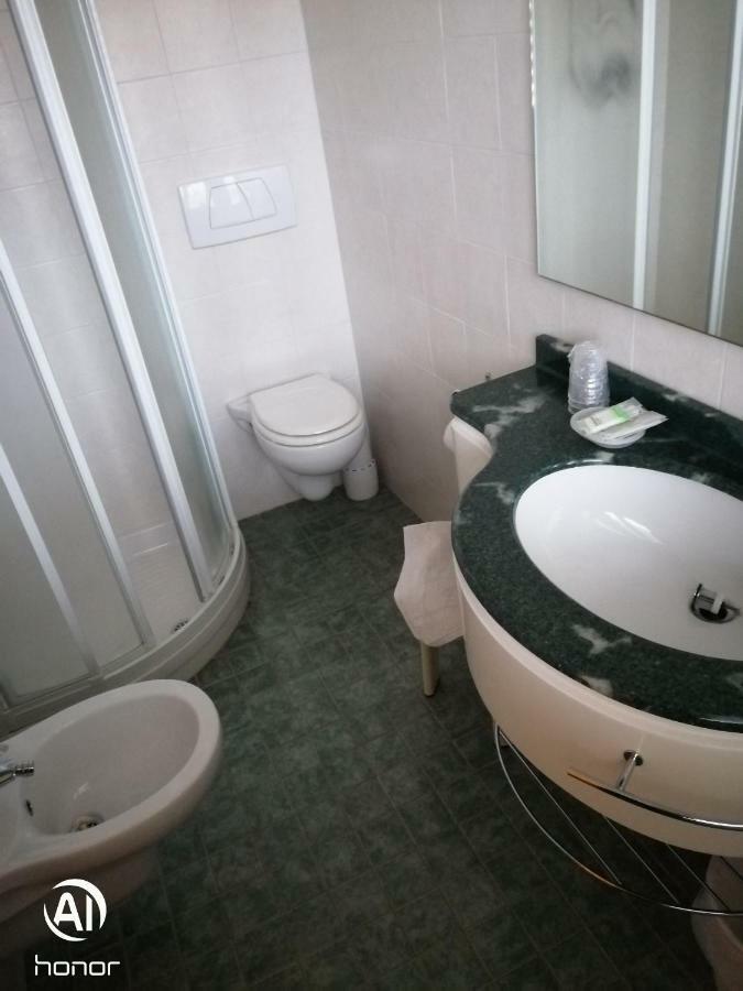 Hotel Villa Domiziana Ріміні Екстер'єр фото