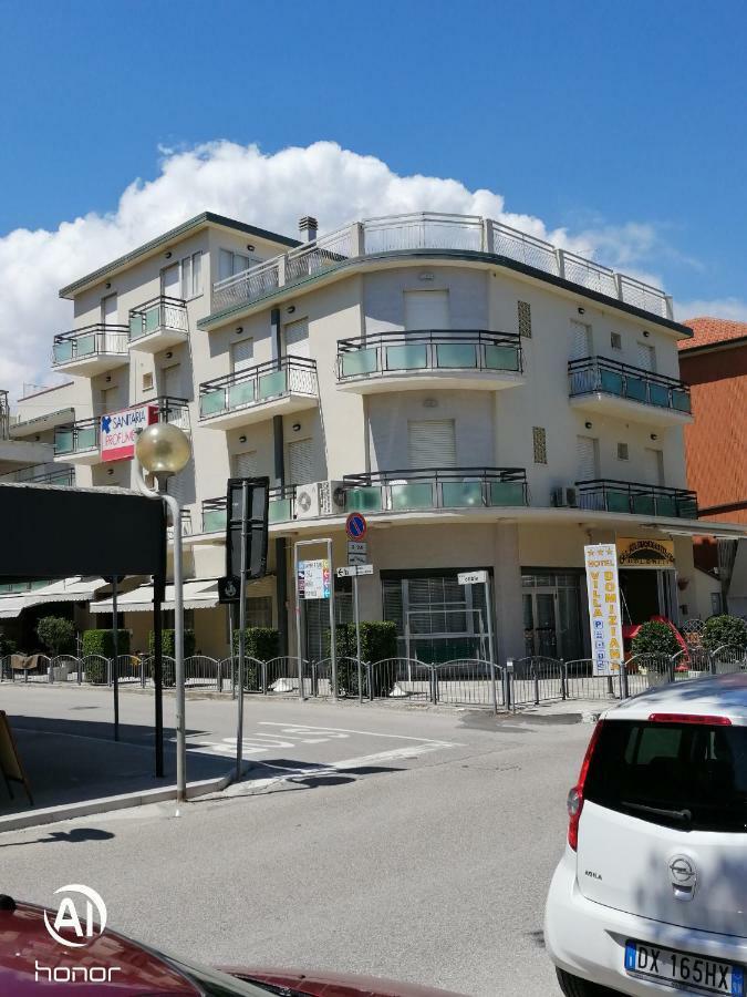 Hotel Villa Domiziana Ріміні Екстер'єр фото